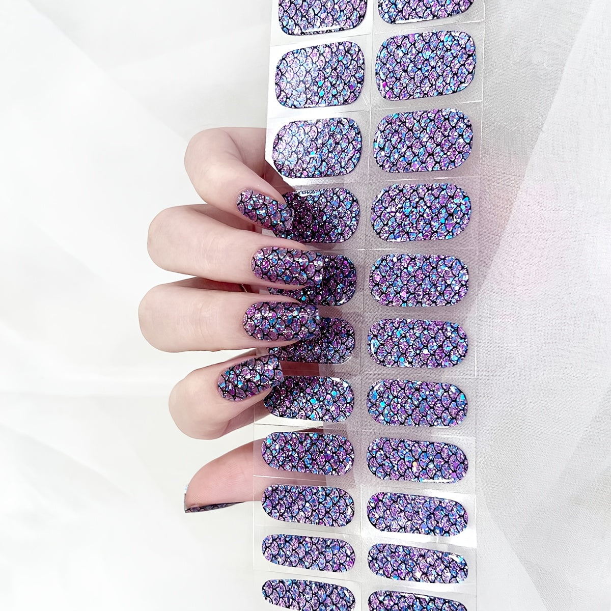 1 Set Blue Purple Geometric Scale Texture Nail Decals, Self-Adhesive Resin Nail Art Decals with Sparkle Accents, Cartoon Theme, Oval Shape, Shiny Finish, Plastic Surface Compatible, Non-Scented, Disposable Use, with Nail File for No UV Light Required