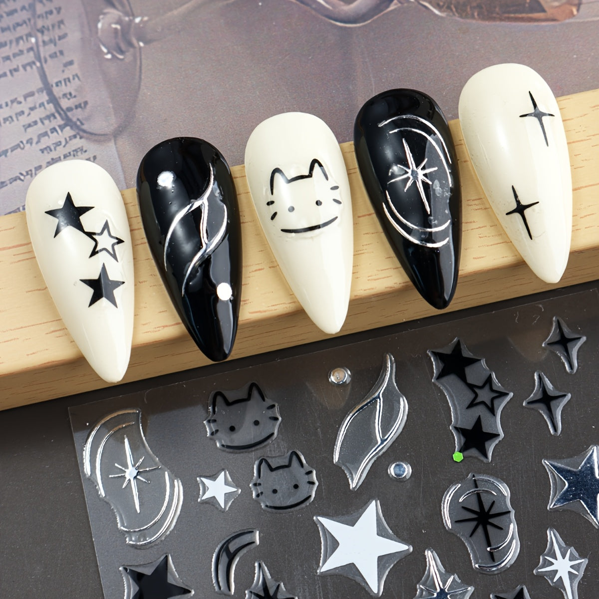 1 Set Y2K-Inspired Cartoon Cat & Star Nail Art Stickers - Black & White Japanese Style Starburst Decals, Self-Adhesive Plastic Nail Charms, Shimmery Glitter Finish, Single Use Fantasy Themed Nail Decorations with Animal Print